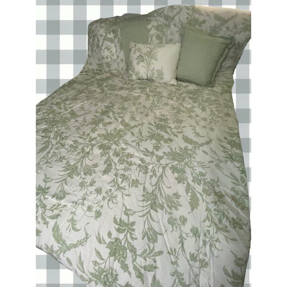 Laura Ashley Home  Lindy 5-Piece Green Floral Cotton Twin 2-Sided Comforter Set - Picture 7 of 9